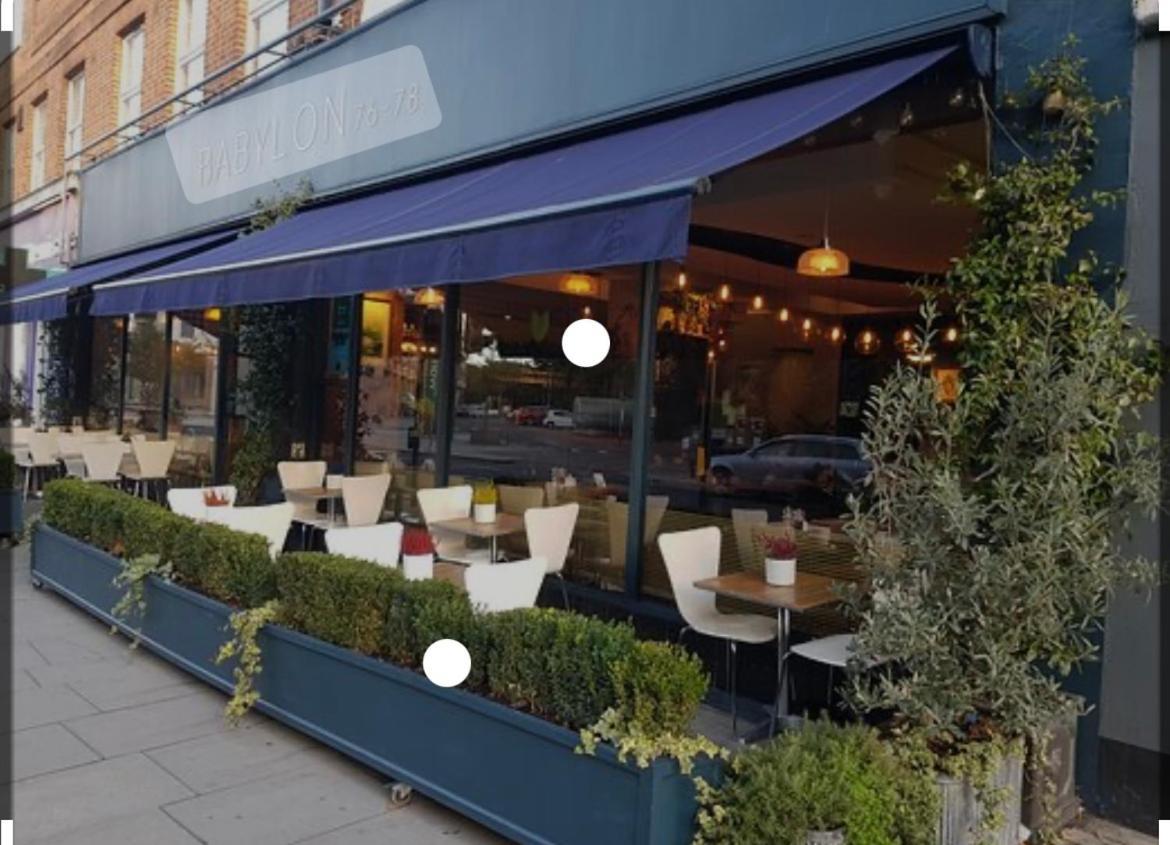 Super Convenient For Central London - Large 2 Double Bed Apartment 30 Seconds Walk To Platform Train Station And 19 Mins To London Waterloo Екстериор снимка